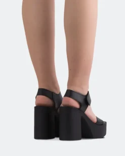 Women L'INTERVALLE Amical Black Leather