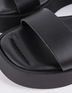 Women L'INTERVALLE Buttercup Black Leather