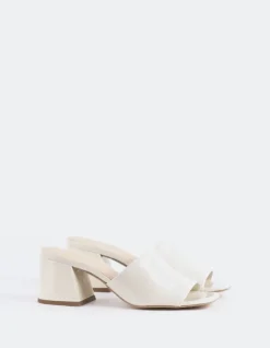 Women L'INTERVALLE Clarabelle Off White Patent