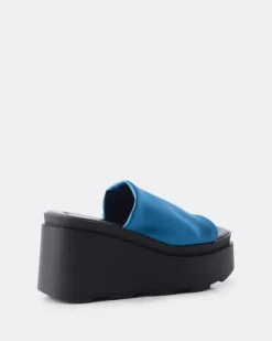 Women L'INTERVALLE Cuddle Blue Satin