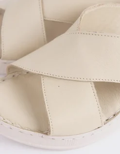 Women L'INTERVALLE Govina Taupe Leather