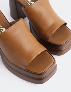 Women L'INTERVALLE Kalamata Tan Leather