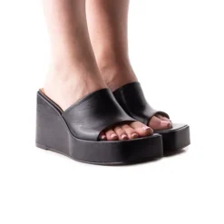 Women L'INTERVALLE Matamoros Black Leather