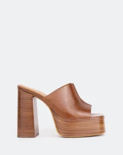 Women L'INTERVALLE Overboard Tan Leather/Cuir Ocre