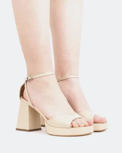 Women L'INTERVALLE Pujol, Vanilla Leather/Cuir Vanille