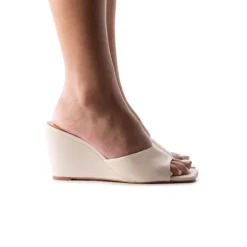 Women L'INTERVALLE Toscana Cream Leather