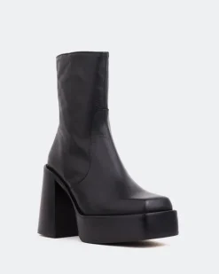 Women L'INTERVALLE Wicked Black Matte Leather